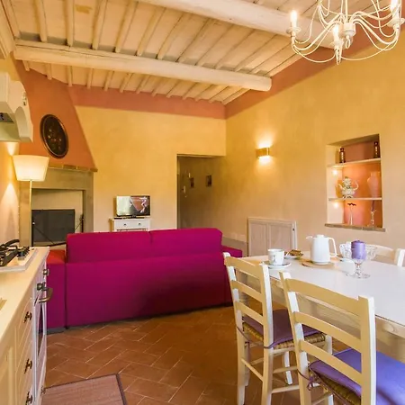 Aparthotel Isa-farmhouse With Swimming-pool Just 20 Minutes From Arezzo, With Panoramic Views